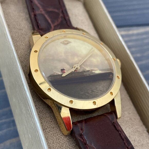 Disney Cruise Line Limited Release Boat Scene Men's Watch (Z6) - Picture 2 of 5